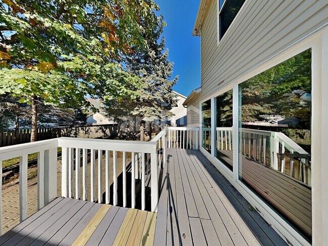 Building Photo - 8612 Oak Creek Dr