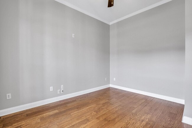 Building Photo - 1821 Old Carriage Trail