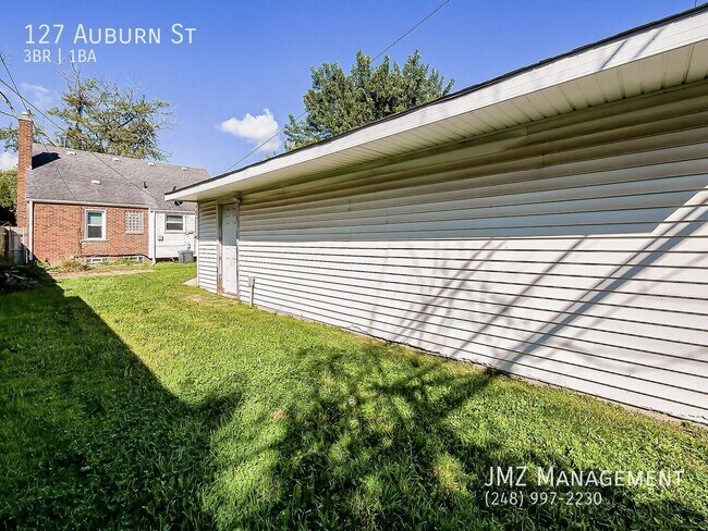 Building Photo - 127 Auburn St