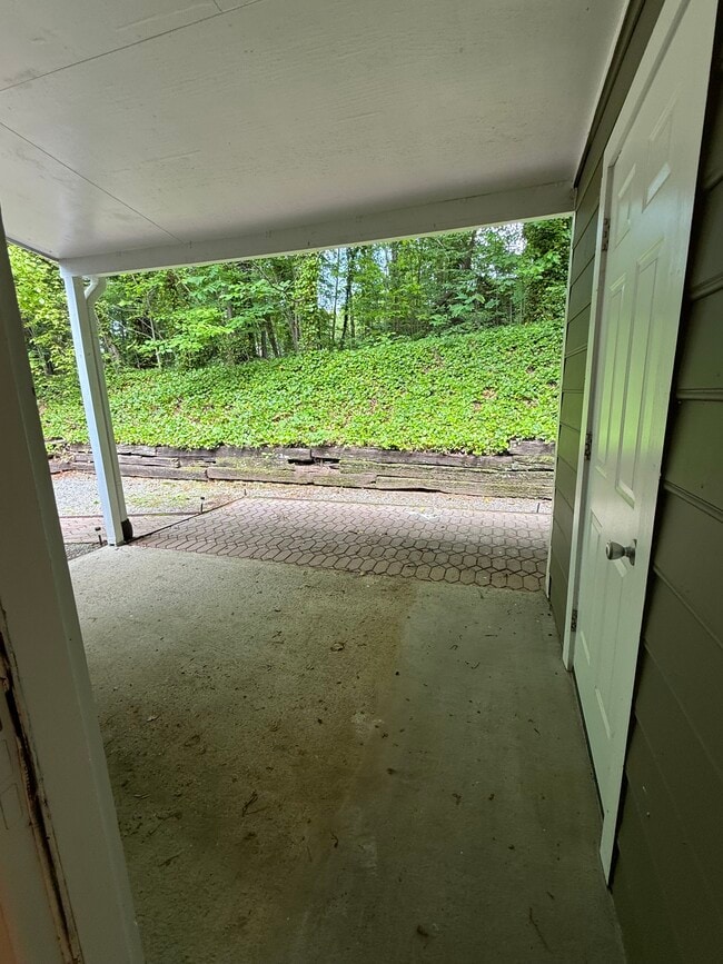 Building Photo - 4067 Coopers Hill Dr SE