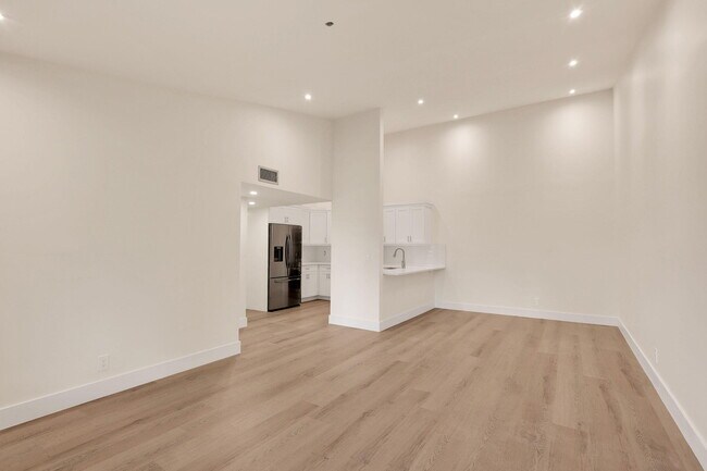 Building Photo - 6299 Chasewood Dr