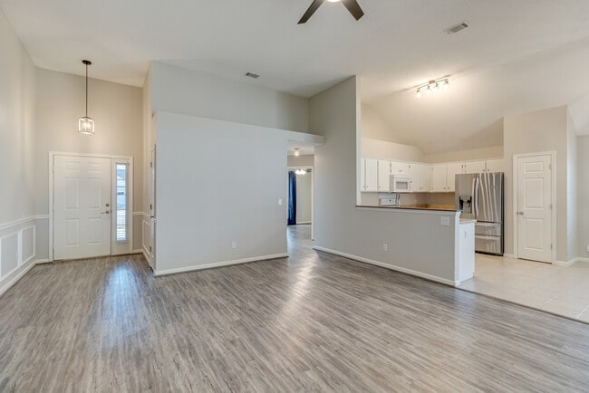 Building Photo - 19 Aquinnah Dr