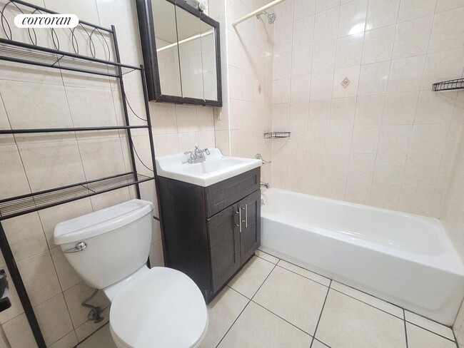 Building Photo - 443 Winthrop St