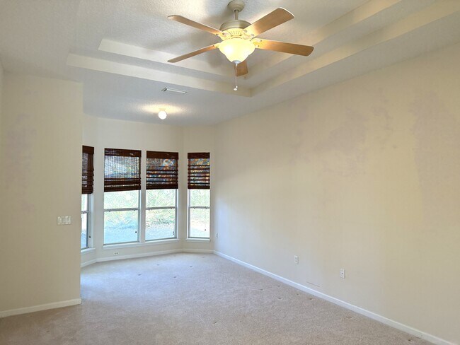 Building Photo - 96028 Long Is Pl