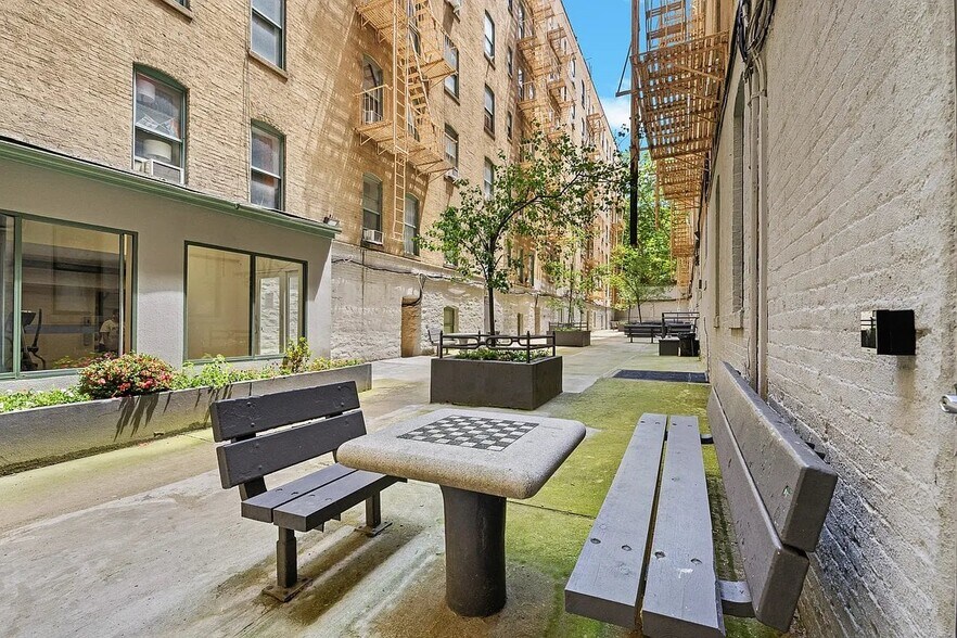 Building Photo - 247 W 63rd St