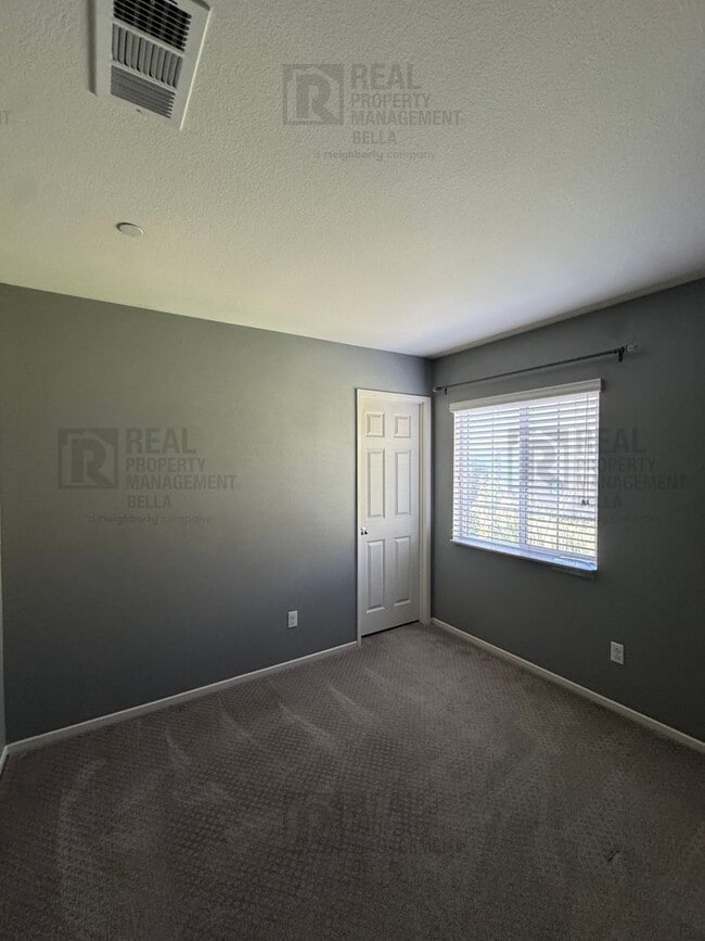 Building Photo - 31372 McKenna Ct