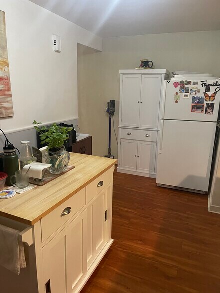 Building Photo - 8950 Bronx Ave