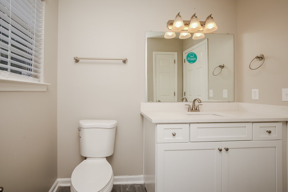 Building Photo - 209 Lexington Dr