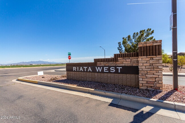 Building Photo - 23598 W Bowker St