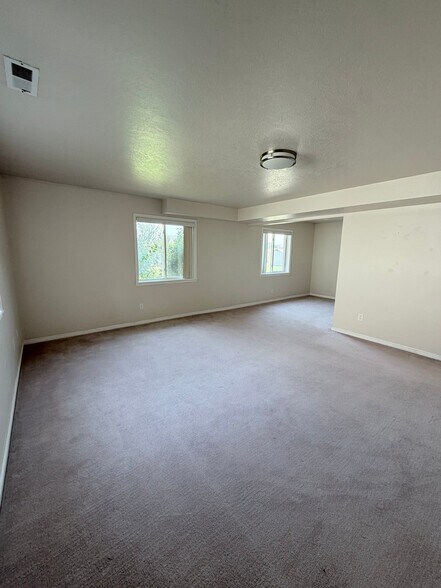 Building Photo - 10177 S Silver Streak Dr
