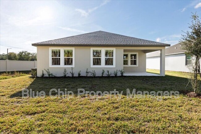 Building Photo - 1229 Pampus Dr