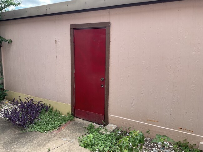 Building Photo - 12400 Brookglade Cir