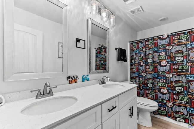 Building Photo - 241 Overton Dr