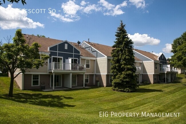 Building Photo - 909 Wescott Square