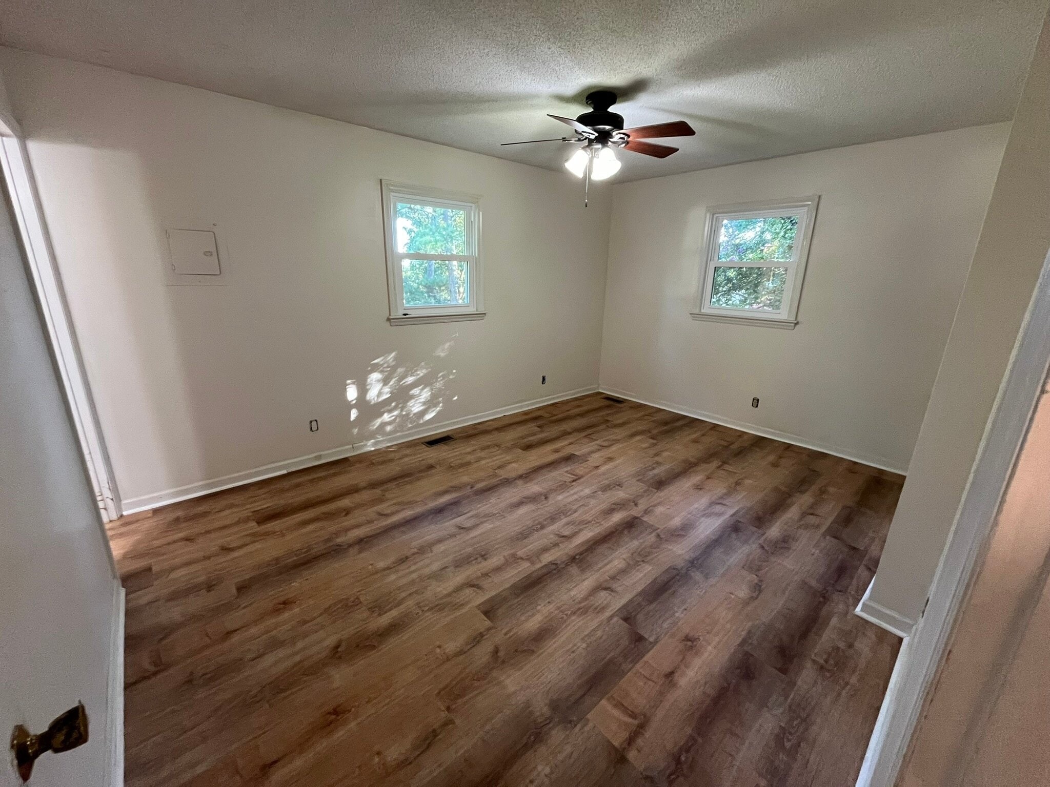 Building Photo - 2417 Landis Dr