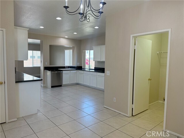 Building Photo - 6569 Gladiola St