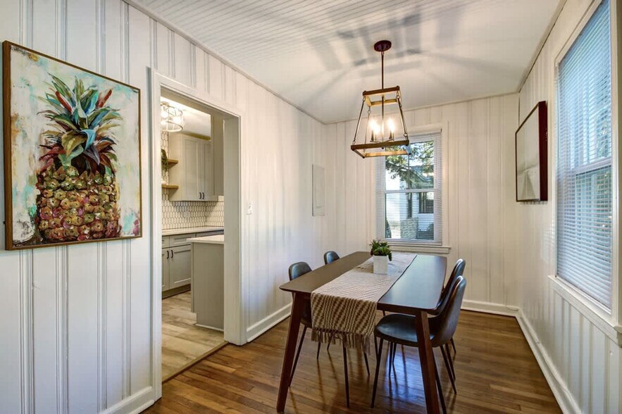 Building Photo - 1126 Murray Dr