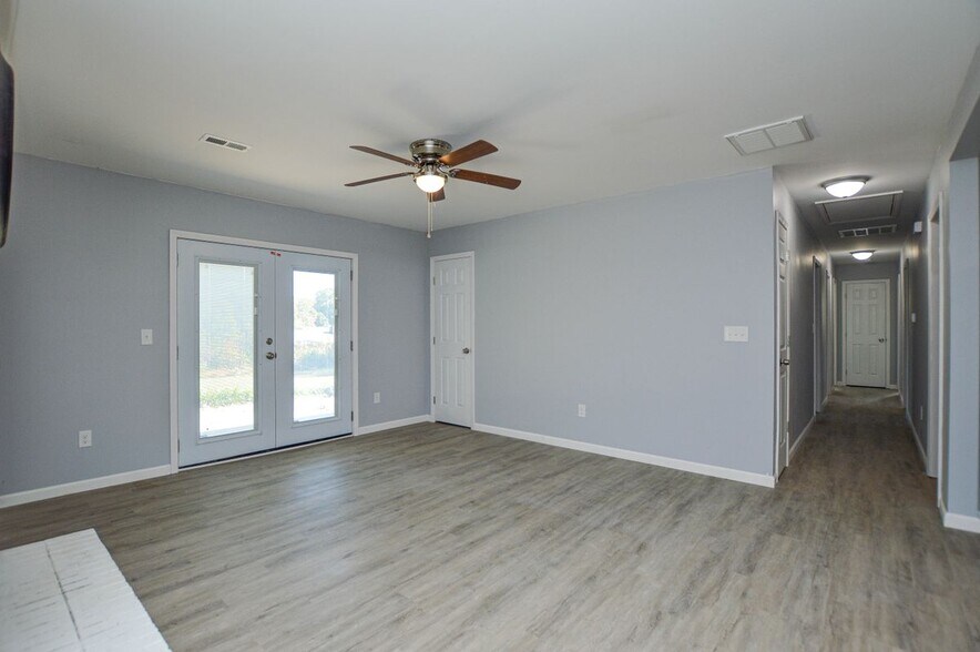 Building Photo - 5385 Macy Grove Rd