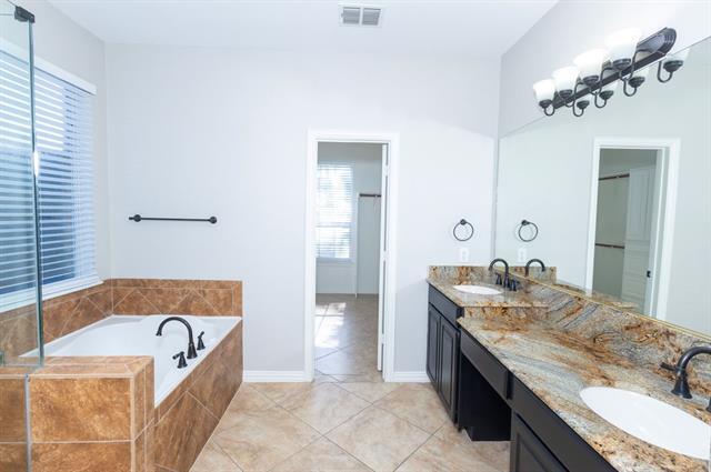 Building Photo - 8301 Skyridge Dr