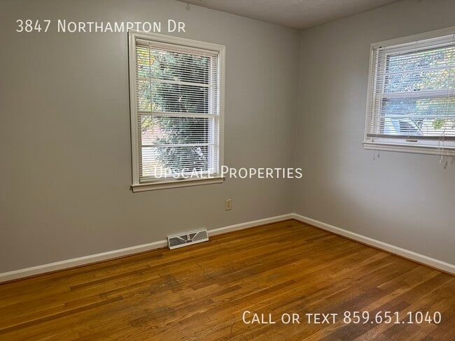 Building Photo - 3847 Northampton Dr