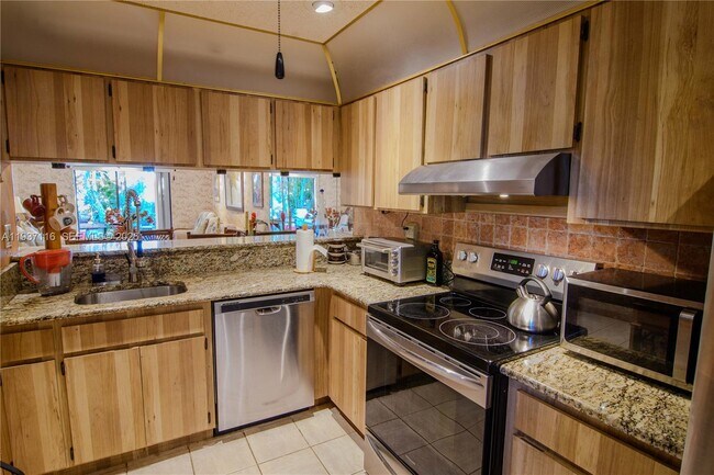 Building Photo - 8044 NW 41 Ct