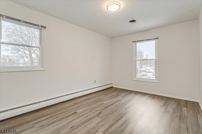 Building Photo - 35 Field Rd