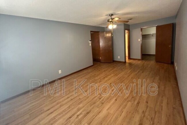 Building Photo - 1427 Moorgate Dr