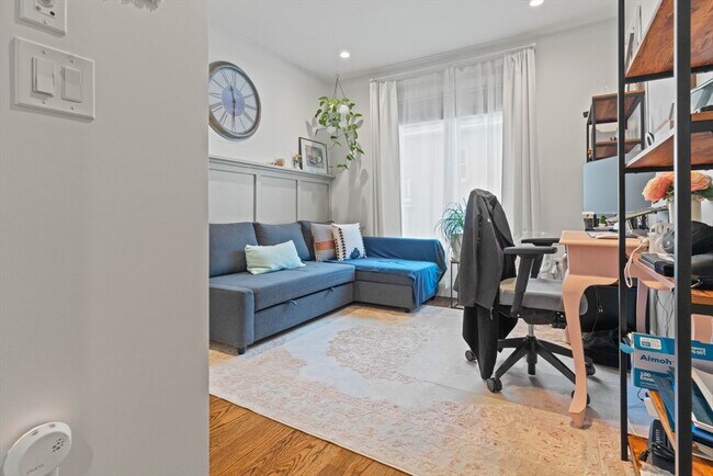 Building Photo - 6 Ashland St