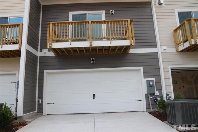 Building Photo - 315 King Closer Dr