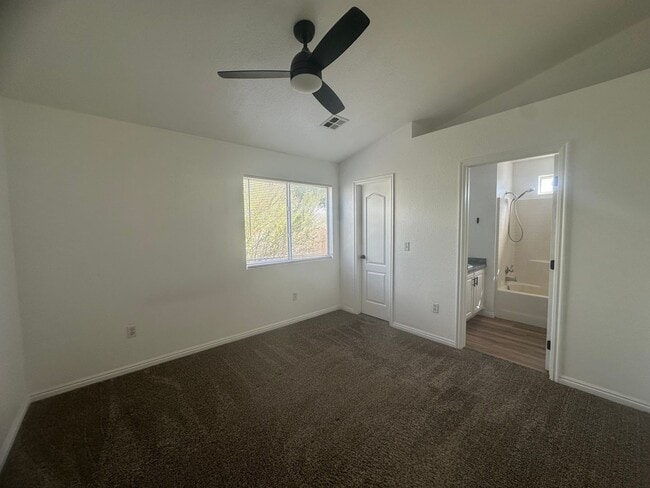 Building Photo - Great 3 bedroom, 2 bathroom home in Hurricane!!