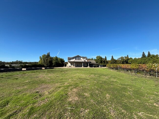 Building Photo - 3730 Roblar Ave