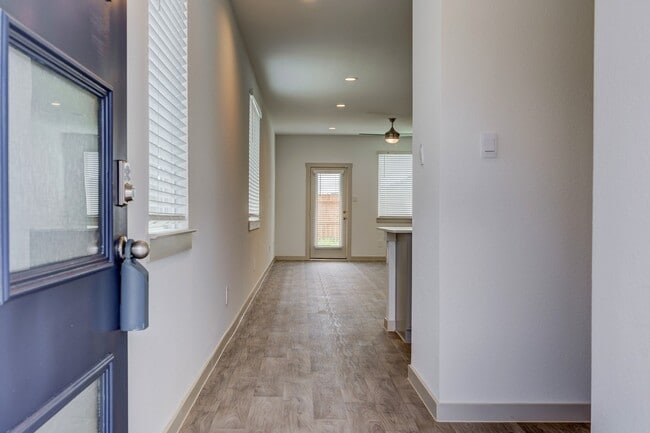 Building Photo - 3012 Gunnersbury Dr