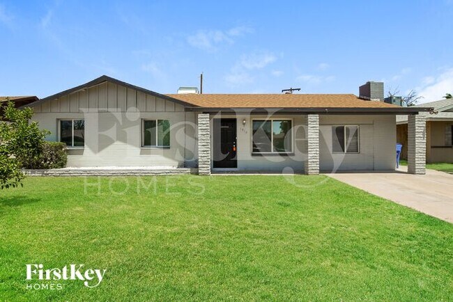 Primary Photo - 1812 W Morten Ave