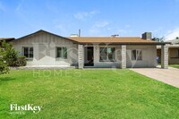 Building Photo - 1812 W Morten Ave