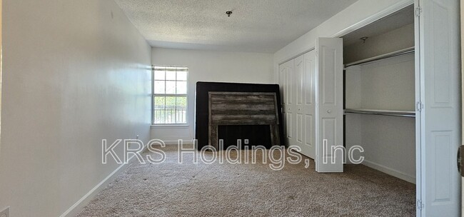 Building Photo - 9535 Bay Front Dr