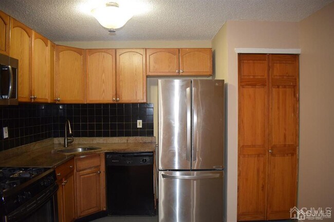 Building Photo - 61 Brighton Way