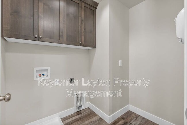 Building Photo - 1447 E Daylily Ct