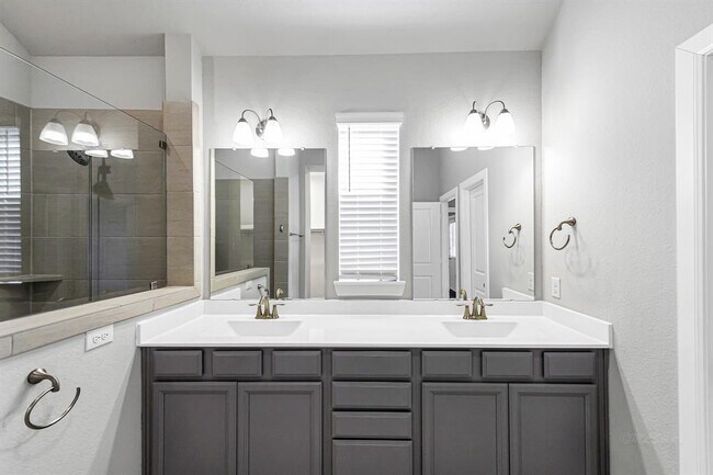 Building Photo - 4946 Hitchings Ct