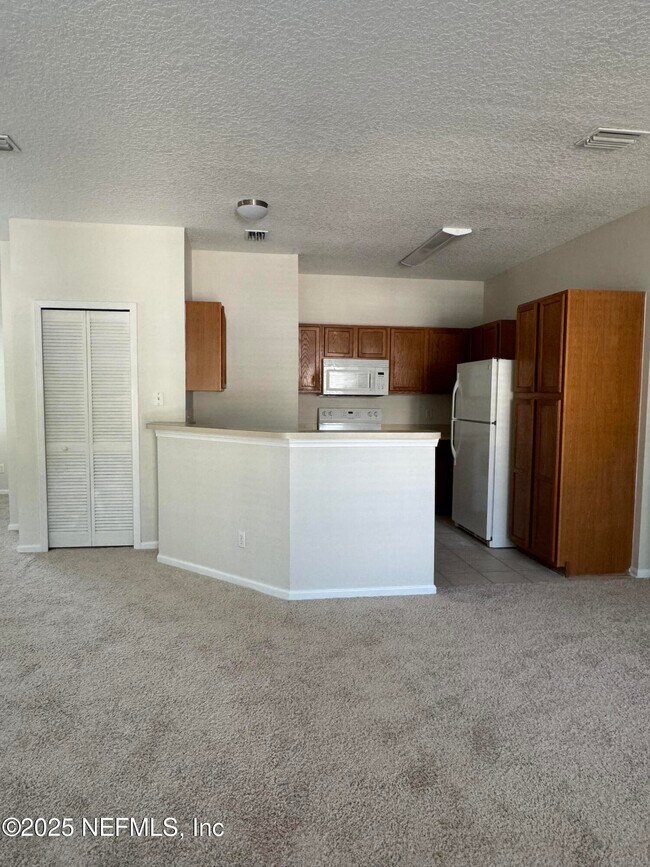 Building Photo - 12423 Forest Lake Cir W