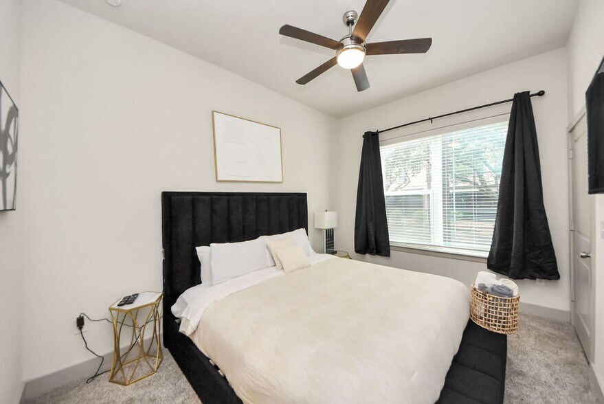 Building Photo - 8877 Frankway Dr