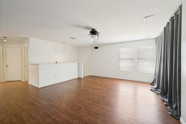 Building Photo - 2301 Chestnut Dr