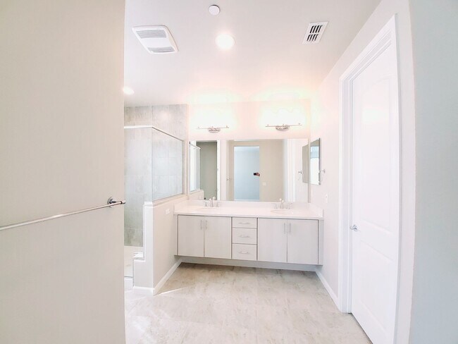 Building Photo - 618 Montage Cir