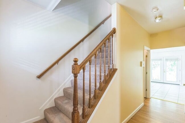 Building Photo - 45808 Meadowlark Dr
