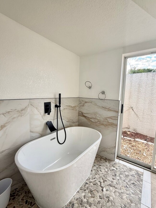 Building Photo - Stunning Furnished Pool him on Accessible Canal