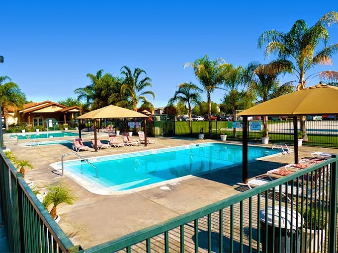 POOL - 600 Hosking Ave