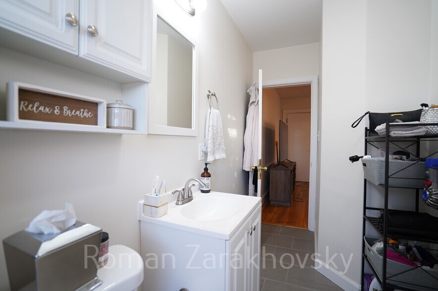 Building Photo - 431 Broadway