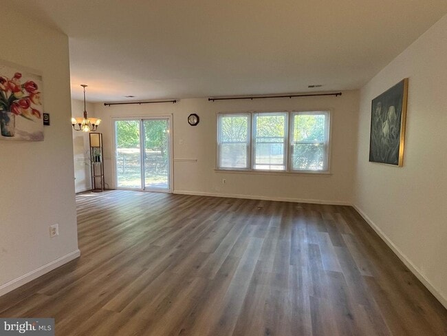 Building Photo - 12701 Pinecrest Rd