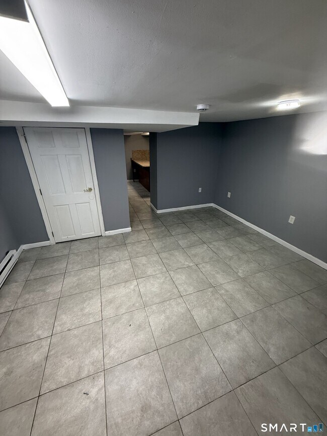 Building Photo - 42 Cottage St