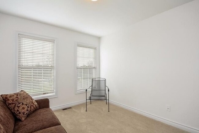 Building Photo - 3370 Endsleigh Ln