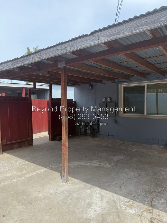 Building Photo - 2704 Highland Ave